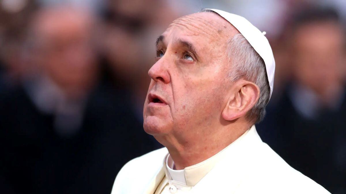 Papa Francisco tem noite tranquila e consegue tomar café da manhã na sexta (21)