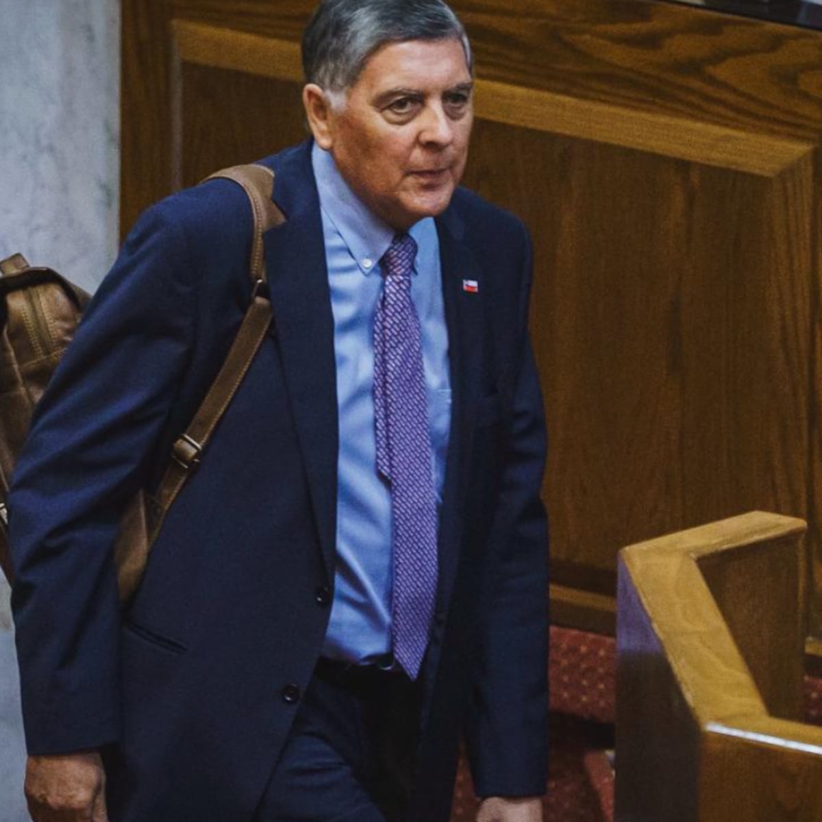 Ministro del Interior acusado de ser dueño de bencineras Ministro del Interior acusado de ser dueño de bencineras