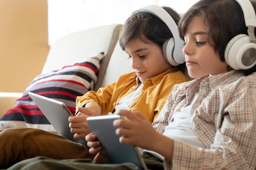 Cifra se dispara: Contacto de niños, niñas y adolescentes con desconocidos en internet pasó de 19% a 42%