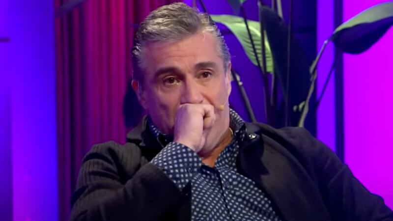 “Fue en el antiguo”: Solabarrieta sorprende al confirmar encuentro íntimo en camarín del TVN