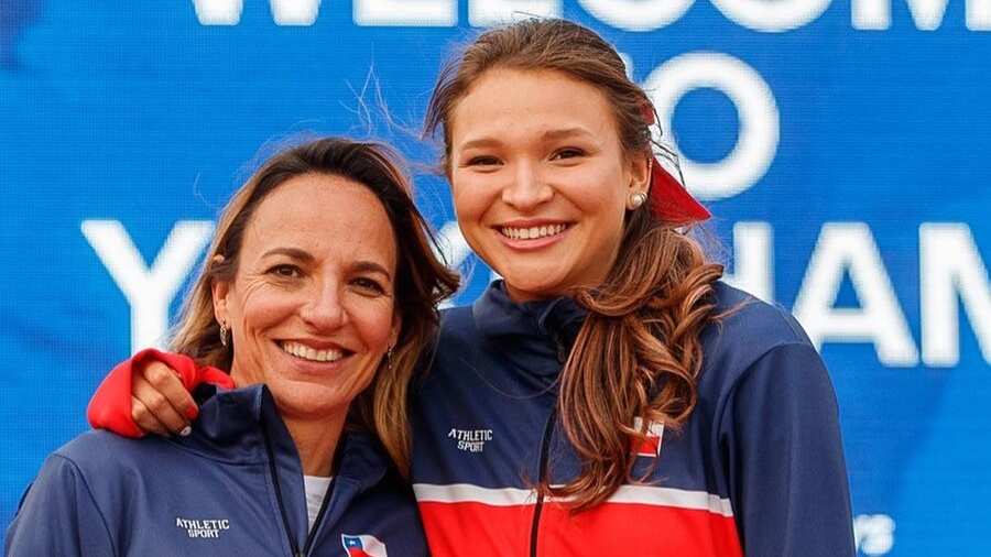 Ximena Restrepo junto a Martina Weil