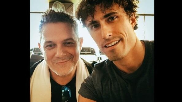 Roberto Cox reconoció en "Pero con respeto" que es amigo del cantante español Alejandro Sanz.