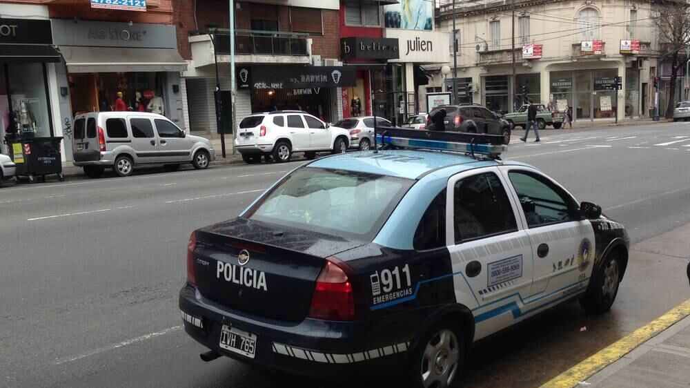 policía