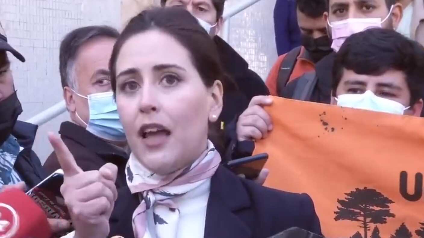 El video de la alcaldesa Ripamonti pegándole al presidente Boric, líder de su coalición, en el peor momento del gobierno y a menos de una semana de una paliza electoral es muy pero muy bajo. Parece que el FA no conoce mucho de lealtades políticas.