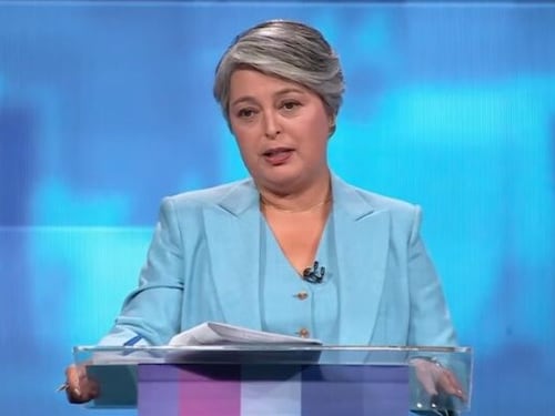 Latife Soto asegura que un hombre traicionará a Jeannette Jara