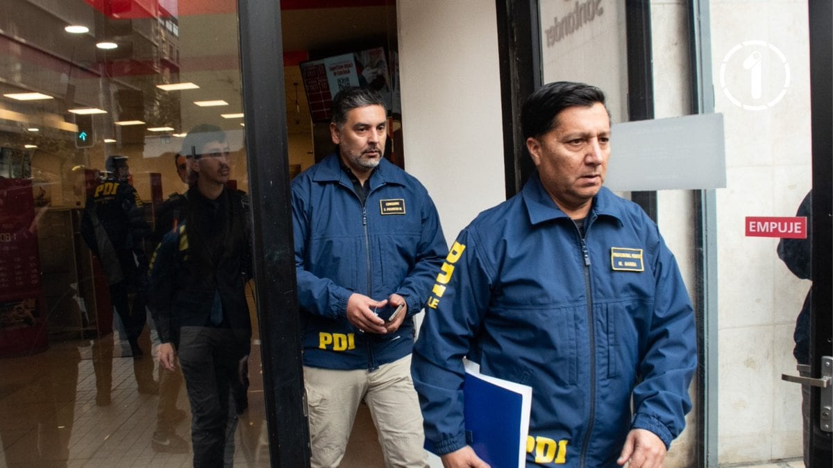 Caída de ejecutiva de BancoEstado destapa grupo de WhatsApp donde funcionarios bancarios coordinaban operaciones ilícitas