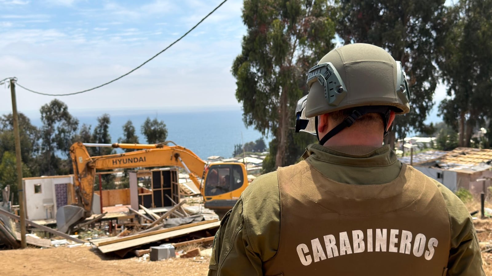 Carabinero es baleado durante desalojo de megatoma en San Antonio