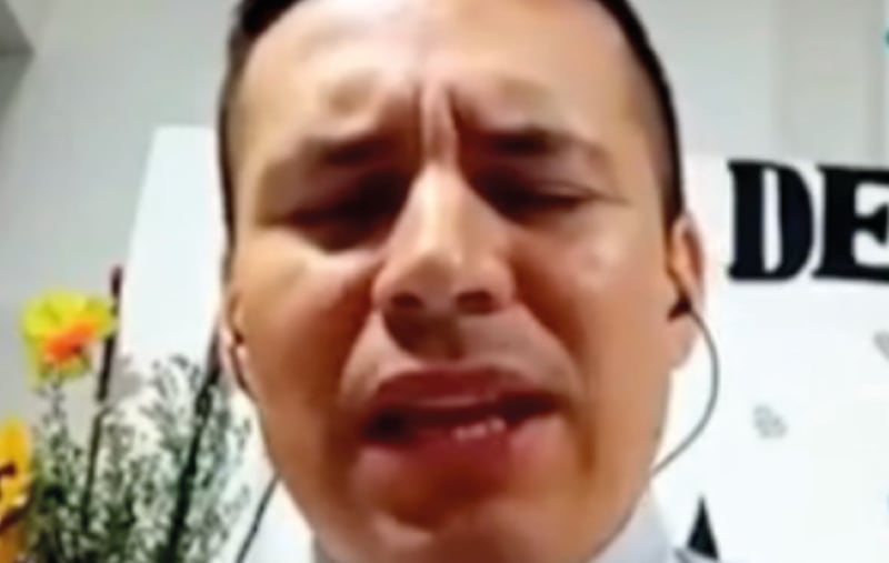 Así predicaba un pastor que es acusado de abusar de su hijastra