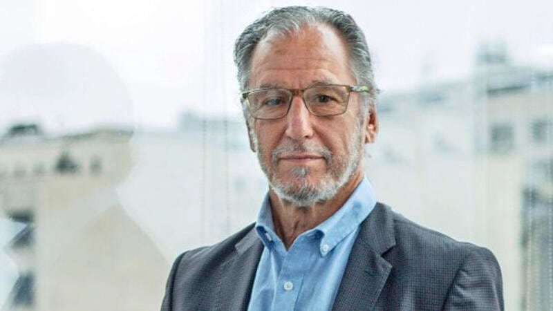 Álvaro García admite proceso complejo y advierte multas significativas a transmisoras que no entreguen datos correctos y verificables.