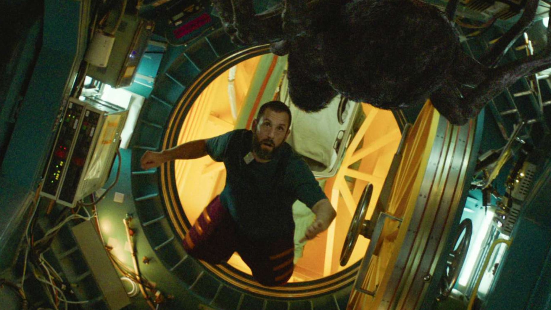 "Spaceman" es su nueva película de ciencia/ficción