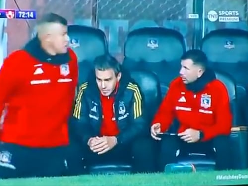 Almirón no aguantó la rabieta de Palacios tras ser reemplazado: se paró a encararlo