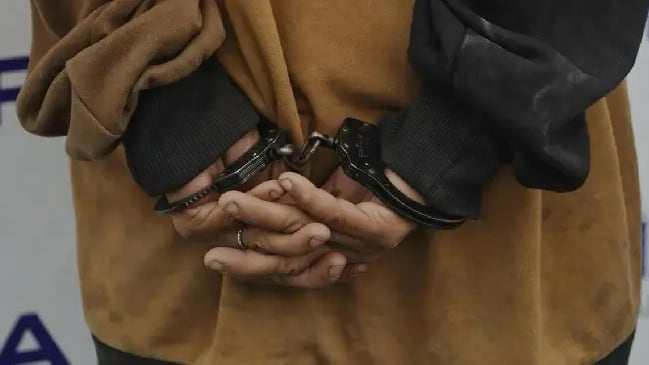 La agregó en Facebook, llegó a su casa y la drogó: así abusó menor de una adolescente