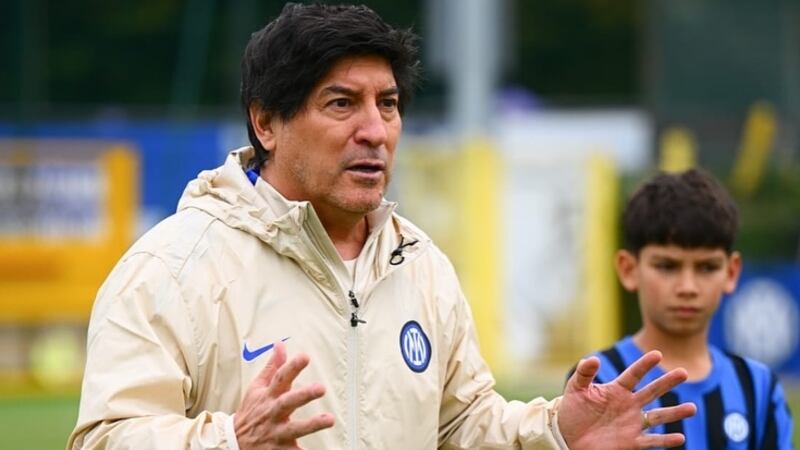 ¿Podrá cumplir alguno? Reflotan en redes sociales las tres promesas de Iván Zamorano a Colo Colo en la conmemoración de sus 58 años