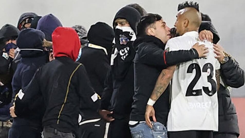 El mediocampista del Cacique envió sus condolencias a los familiares de los dos hinchas muertos en la previa del partido de Copa Libertadores frente a Fortaleza.