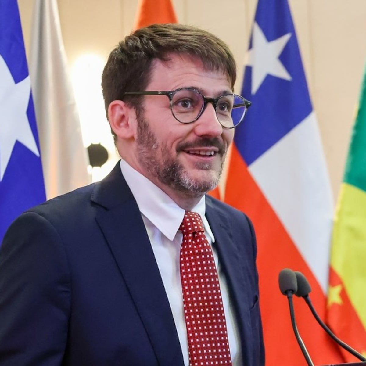 Ministro de Energía explica cambio metodológico para reducir cuentas de luz en 2026 Ministro de Energía explica cambio metodológico para reducir cuentas de luz en 2026