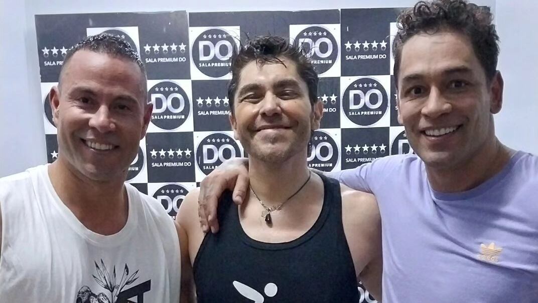 El bailarín reapareció este fin de semana en una actividad pública gracias a su "mejor amigo" Rodrigo Díaz.