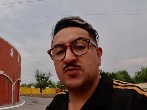 Youtuber que grabó las cisternas del motel donde fue encontrado el cuerpo de Debanhi, huye de México