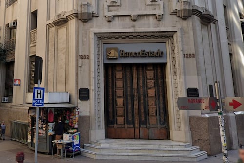 Operación Tokio: allanan sucursal de BancoEstado en el centro de Santiago tras detención de ejecutiva vinculada al Tren de Aragua
