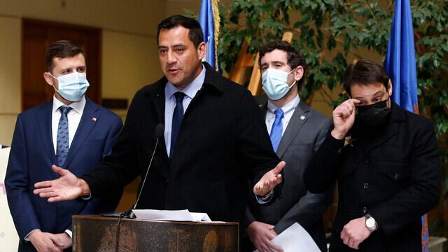 Diputado Hotuiti Teao acusa al Mineduc de “retirar” conmemoración del Día del Carabinero