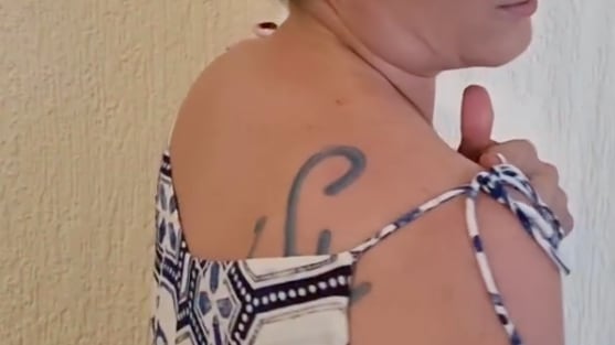 Fue obligada a tatuarse por el marido