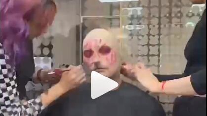 El ex rostro de TV+ personificó a Fredy Krueger mostrando el proceso de su maquillaje y se llenó de aplausos.