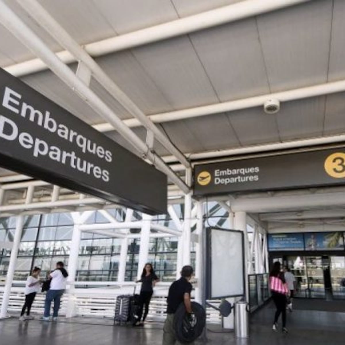 Diputadas de la Comisión de Discapacidad piden mayor accesibilidad en aeropuerto Diputadas de la Comisión de Discapacidad piden mayor accesibilidad en aeropuerto