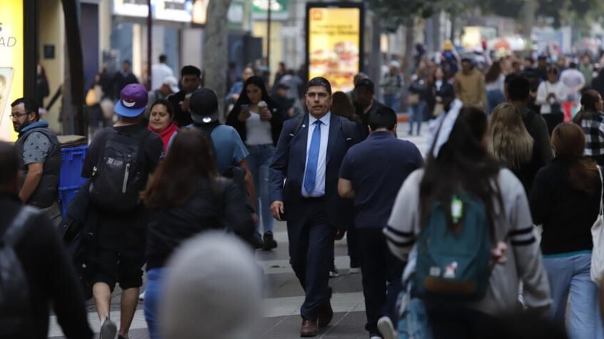Leve descenso del desempleo en Chile: INE reporta una tasa de 8,9% en el trimestre junio-agosto