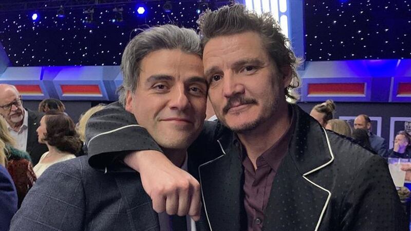 Pedro Pascal llama a Oscar Isaac ‘el más papi de todos’ y muestra su complicidad