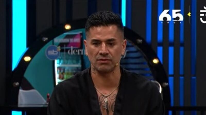 “Tengo todo al día, no debo un peso”: Kike Acuña arremetió contra la farándula tras ser llamado “papito corazón”