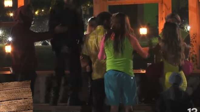 El español no soportó que la venezolana le pegara con un cojín mientras dormía en el patio de casona peruana.