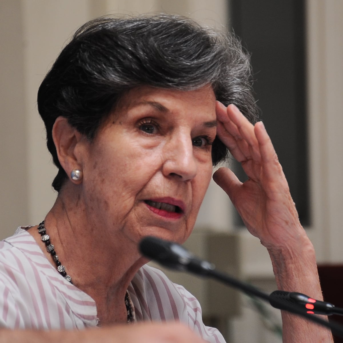 TC destituye a senadora Isabel Allende por compra fallida de casa paterna TC destituye a senadora Isabel Allende por compra fallida de casa paterna