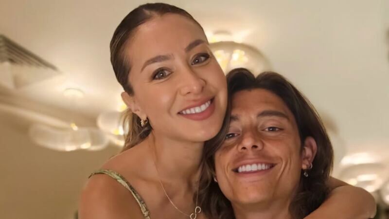 Joaquín Montecinos le pidió matrimonio a Sabrina Sosa con una romántica propuesta: fuegos artificiales y el hijo de ella como cómplice