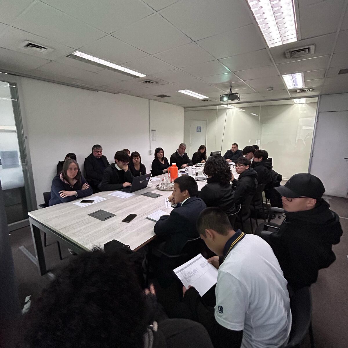 Acuerdo entre Municipalidad de Santiago y centros de alumnos de liceos emblemáticos Acuerdo entre Municipalidad de Santiago y centros de alumnos de liceos emblemáticos