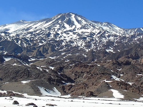Más de 100 sismos en una hora cerca del volcán Tupungatito: ¿hay riesgo para la Región Metropolitana?