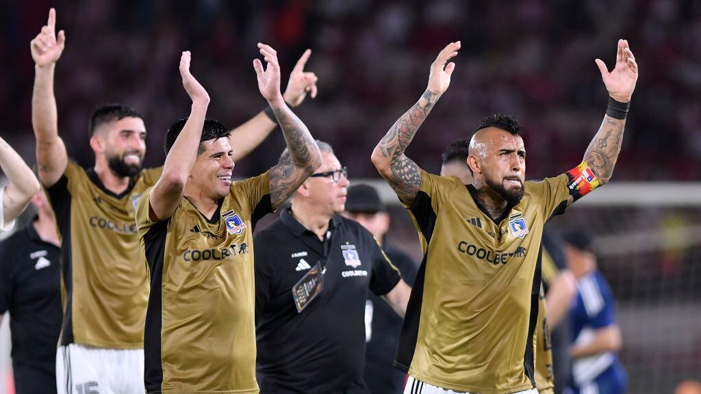 Esteban Pavez y Arturo Vidal / Getty
