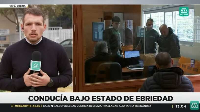 El periodistas de Canal 13 quedó con las cautelares de arraigo nacional, suspensión provisoria de su licencia de conducir y firma mensual, luego de ser formalizado por haber atropellado a un grupo de ciclistas en la comuna de Lampa.