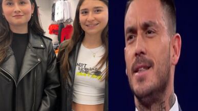 En un evento de la tienda Corona en Santiago Centro Gissella Gallardo posaba para las cámaras y respondía a las preguntas de la prensa respecto sus nuevos proyectos en televisión. Pero, ella no era la única requerida por los medios y los flashes, sino que también sus hijas Agustina Pinilla, de 17 años, y Matilda de 12.
“Estuvo pasando por un momento difícil, pero está bien”, dijeron de entrada respecto a los días que permaneció internado en una clínica por un severo cuadro de estrés.
El año 2022 la familia del jugador no pasó por un buen momento debido a los videos que se filtraron del futbolista. Sin embargo, a pesar de las dificultades sus hijas aclaran que la relación está mejor que nunca.
“Nuestra relación con él es bacán, amamos a nuestro papá”, contó dichosa la hija mayor del exfutbolista, quien reconoció que desde niña lo ha amado con locura.
“Yo cuando era chica me quería casar con él, se lo quería quitar a mi mamá”, sinceró Agustina con orgullo.
Además, ella junto a Matilda revelaron que a pesar de los altos y bajos familiares, han logrado revertir la situación y permanecer unidos, solo con amor.
Actualmente, Agustina cursa tercero medio y es modelo de la agencia Elite, a la cual ingresó motivada por su madre Gissella Gallardo. Aunque, por los difíciles periodos que han enfrentado, como la muerte de su abuelo materno aún no puede dedicarse de lleno a las pasarelas.
Sus planes, en tanto para el futuro, están más alejados de los flashes y las cámaras, puesto que su intención es estudiar medicina.
Matilda, en tanto, cursa séptimo básico y reconoce que