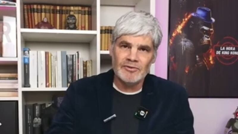 Guarello furioso por mal rendimiento de Colo Colo alerta a los hinchas albos que en el Superclásico “la U te agarra así y te hace cinco goles”