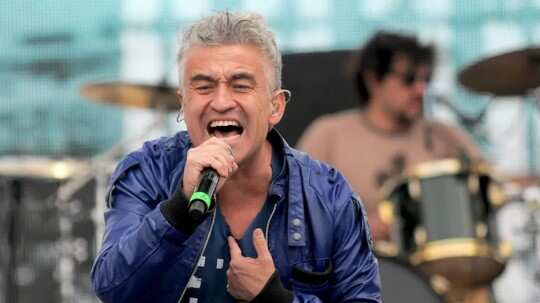 Jorge González, Cantante