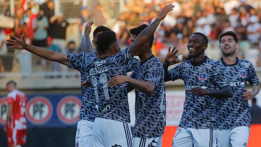 Colo Colo, imagen Aton