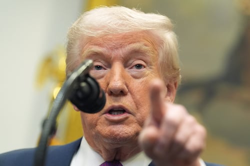 Donald Trump indulta a cinco exjugadores de la NFL que cometieron delitos federales