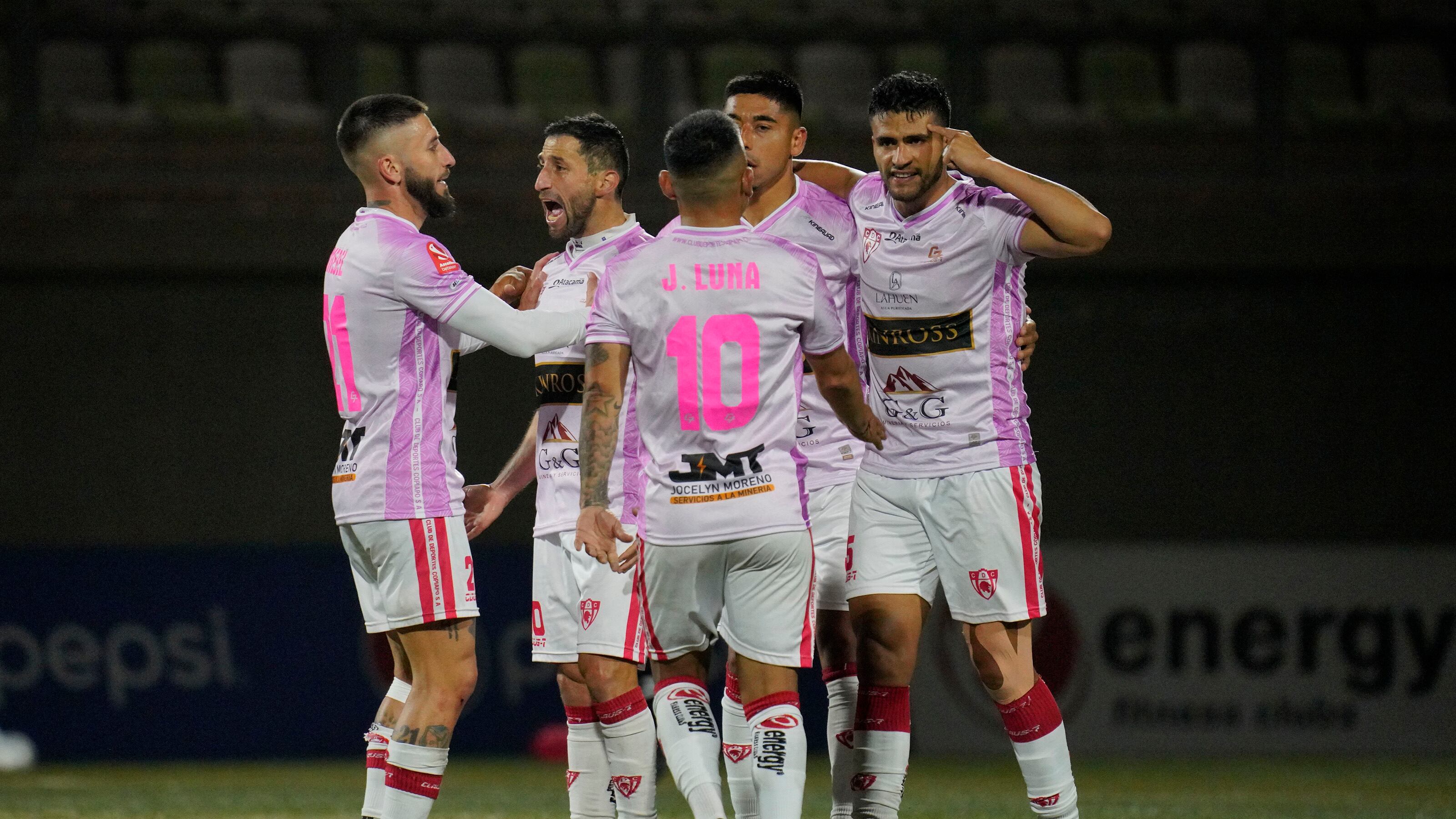 Deportes Copiapó goleó por 4-0 a Deportes Puerto Montt.