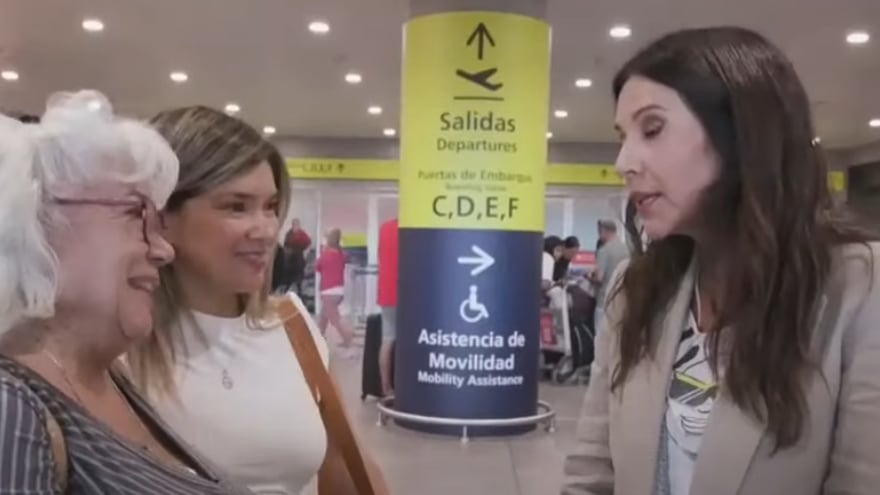 Karla Constant estrena temporada de ‘Hola y Adiós’: La sorprende historia de adulta mayor que encontró el amor en Tinder .