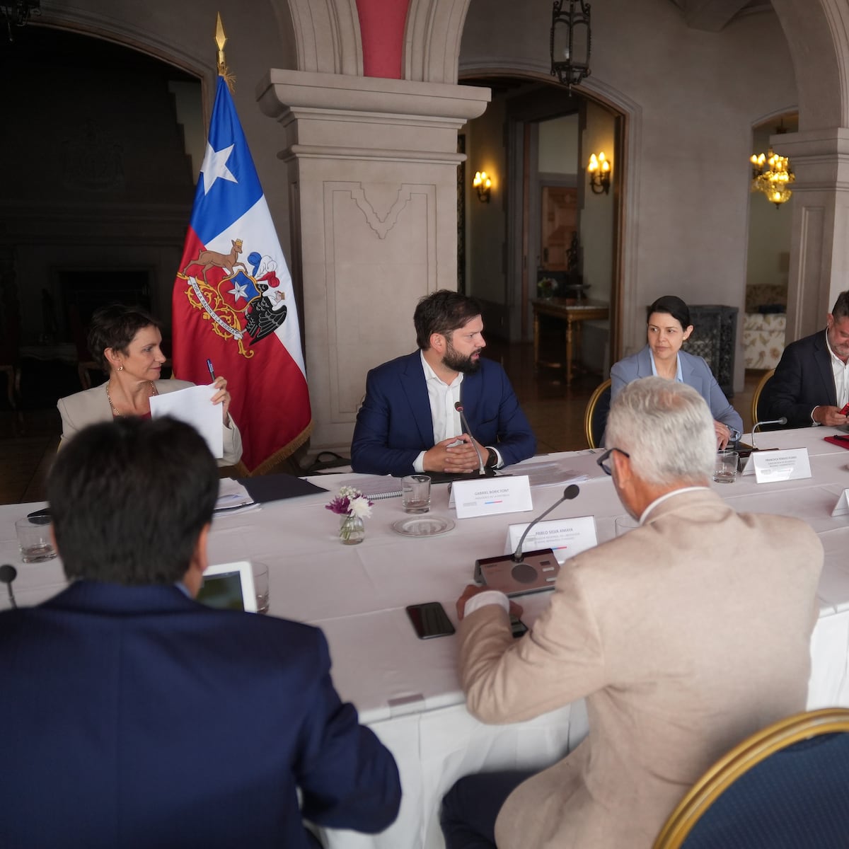 Boric promete más autonomía a Gobernadores Boric promete más autonomía a Gobernadores
