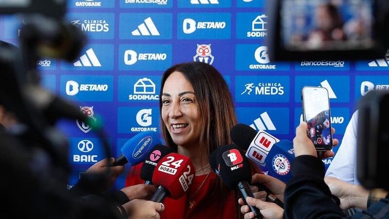 Cecilia Pérez descarta la salida de Michael Clark en medio de la crisis de la U: “No es este el momento para hacer esos análisis”