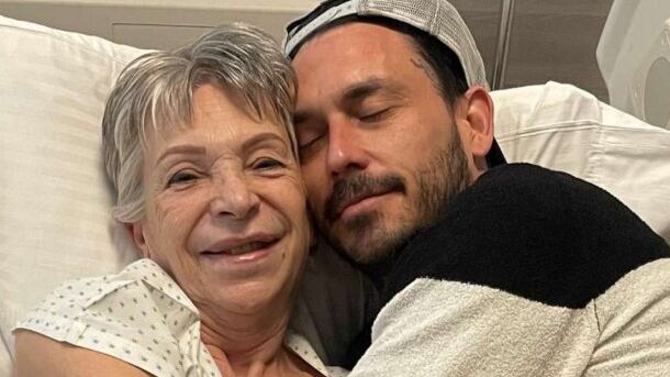 Mauricio Pinilla y su mamá