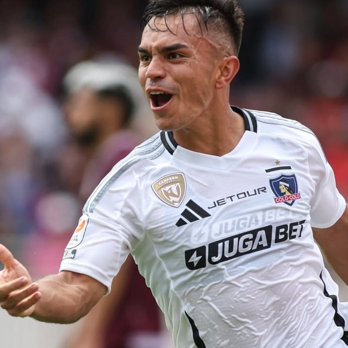 Colo Colo inicia su defensa del título con victoria sobre La Serena Colo Colo inicia su defensa del título con victoria sobre La Serena