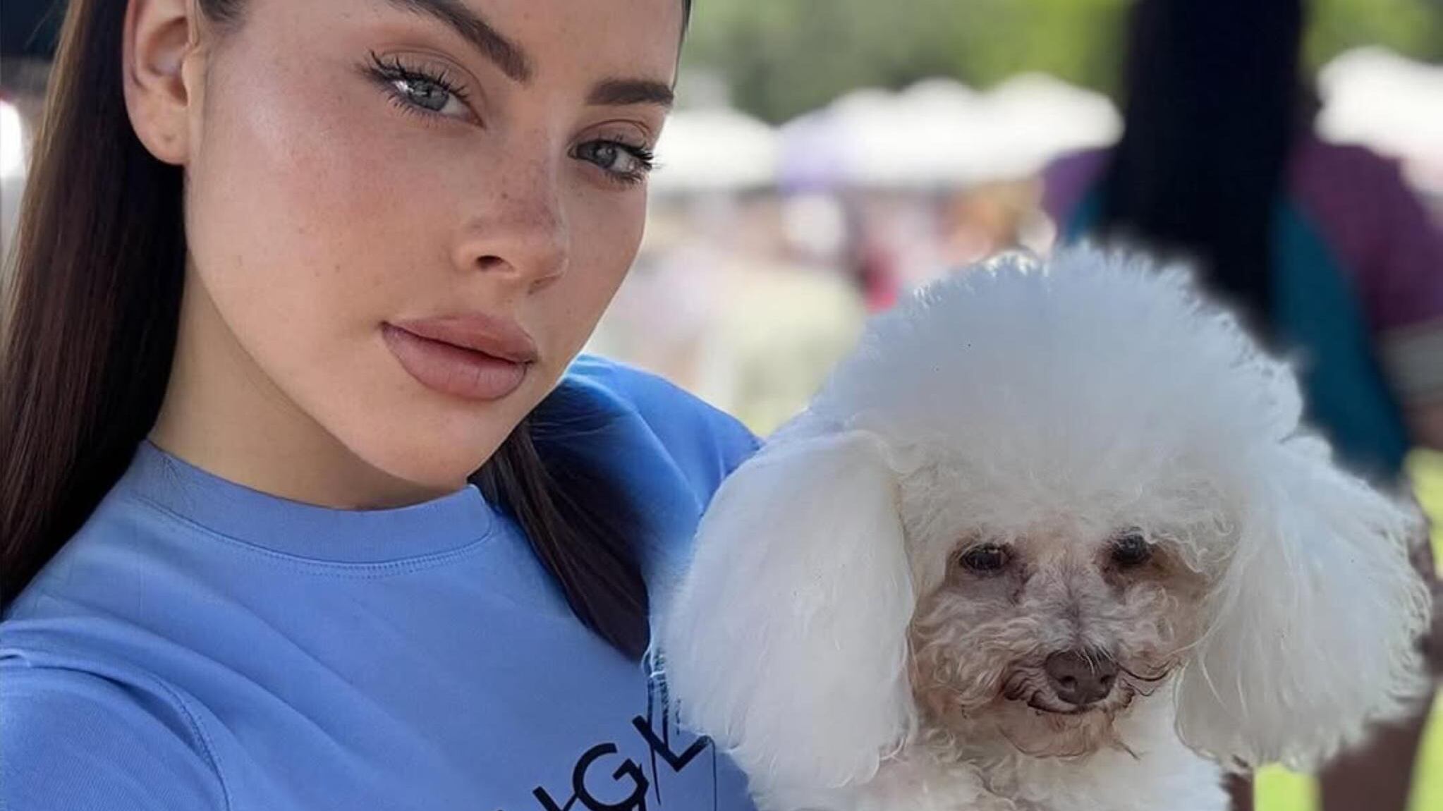 Ignacia Michelson y su perrita Mimi