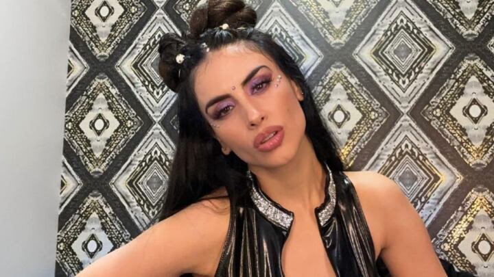 “¿Es cristiana o no?” critican a Jessica Cediel por estar abrazada en medio de dos hombres