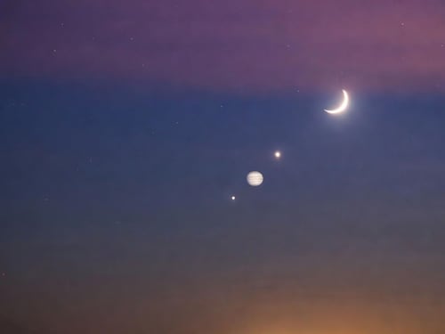 Alineación planetaria será visible en Chile: Guía completa para ver estos tres planetas junto a la Luna